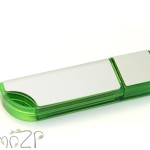 P22 Флешки пластиковые по печать, с олпачком и цветными вставками, печать логотиа на флешках