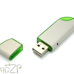 P22 Флешки пластиковые по печать, с олпачком и цветными вставками, печать логотиа на флешках