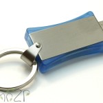 P24 флешки-брелоки, брелок пластиковый с флешкой, флешки с логотипом