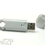 P19 флешка пластиковая в белом корпусе с колпачком на защёлке, флешки под печать