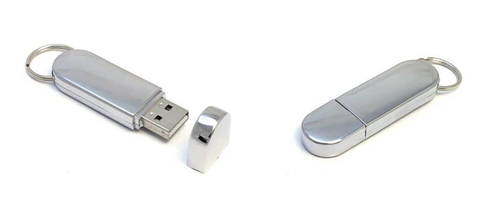 P28 лластиковая хромированная флешка под печать, с колпачком и кольцом, печать на флешках, нанесение логотипа на флешки