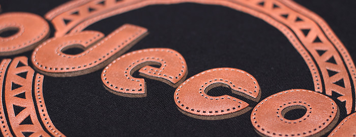 эффект кожи шелкотрафаретная печать, специальных краски и технологий создания эфекта кожы при нанесении изображения на ткань.