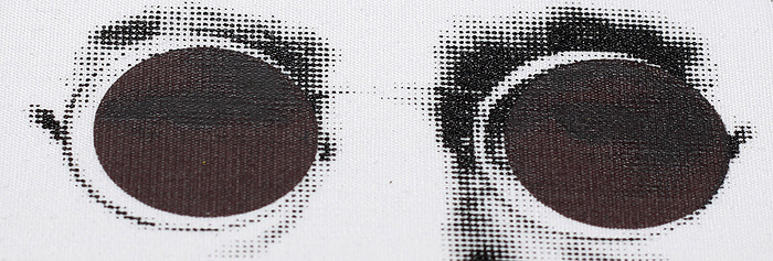 фотохром, нанесённое на ткань изображение видно только под действие ультрафиолетовых лучей или дневного освещения эффект шелкотрафаретной печати фотохром, изображение становится видимым только при попадении на него ультрафиолетового света.